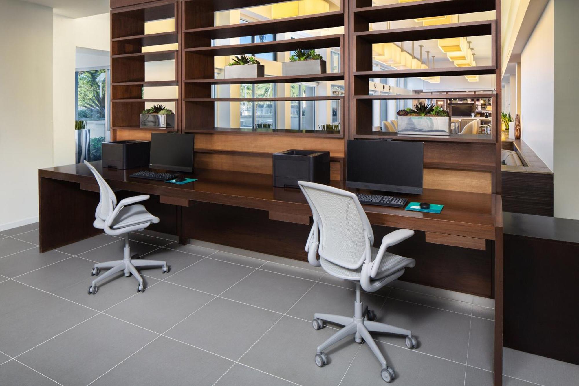 Element Miami International Airport 3*